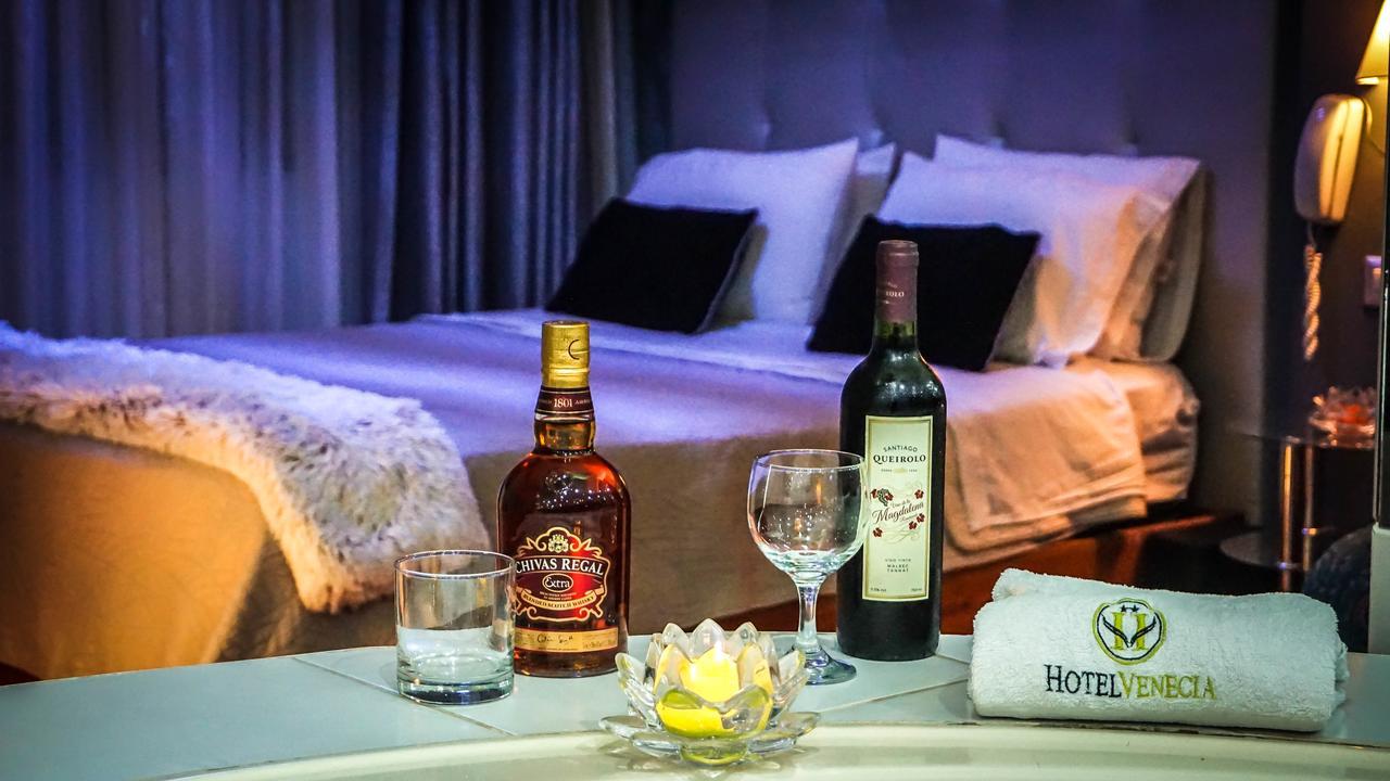 Hotel Venecia อัวนูโก ภายนอก รูปภาพ